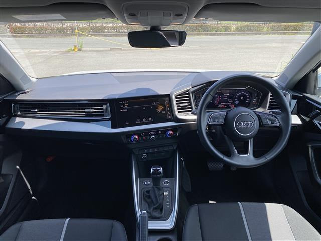 A1スポーツバック25 TFSI アドバンスド