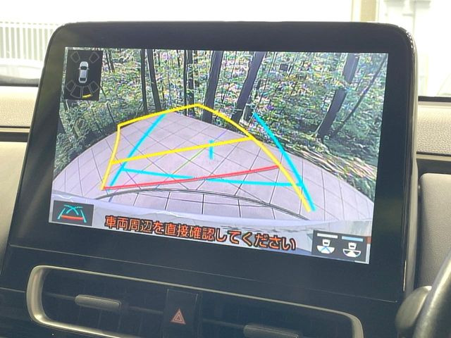【バックカメラ】駐車時に後方がリアルタイム映像で確認できます。大型商業施設や立体駐車場での駐車時や、夜間のバック時に大活躍!運転スキルに関わらず、今や必須となった装備のひとつです!