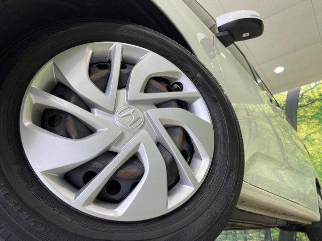 �y����15�C���`�A���~�z�C�[���z�O�ςɃ}�b�`���������A���~�z�C�[���𑕒����Ă���܂��B�e��ЊO�A���~�z�C�[����A�X�^�b�h���X�^�C�����戵�����Ă���܂��B���񂲑��k����������