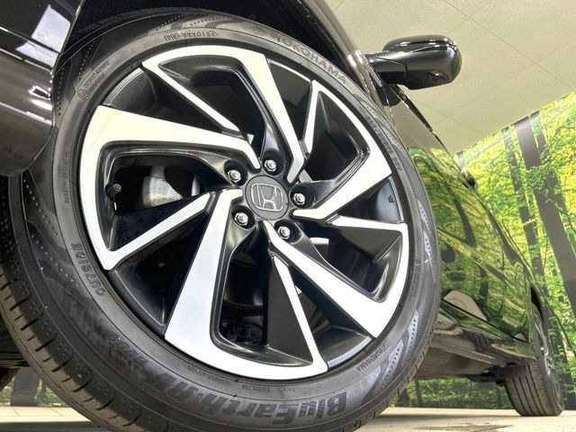 �y����18�C���`�A���~�z�C�[���z�O�ςɃ}�b�`���������A���~�z�C�[���𑕒����Ă���܂��B�e��ЊO�A���~�z�C�[����A�X�^�b�h���X�^�C�����戵�����Ă���܂��B���񂲑��k����������