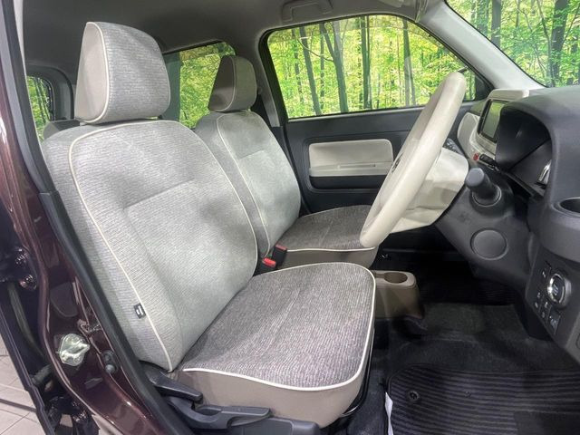 運転席シート廻りは使用感も少なく、良好な状態となっています。丁寧に使われていたことがよくわかりますね。