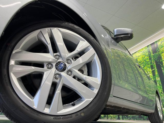 �y����17�C���`�A���~�z�C�[���z�O�ςɃ}�b�`���������A���~�z�C�[���𑕒����Ă���܂��B�e��ЊO�A���~�z�C�[����A�X�^�b�h���X�^�C�����戵�����Ă���܂��B���񂲑��k����������