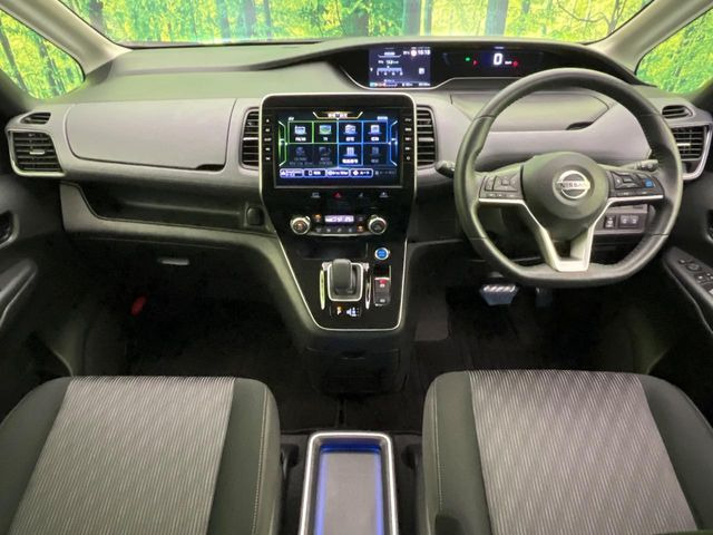 セレナ1.2 e-POWER ハイウェイスターV