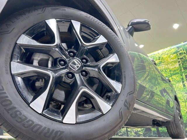 �y����18�C���`�A���~�z�C�[���z�O�ςɃ}�b�`���������A���~�z�C�[���𑕒����Ă���܂��B�e��ЊO�A���~�z�C�[����A�X�^�b�h���X�^�C�����戵�����Ă���܂��B���񂲑��k����������