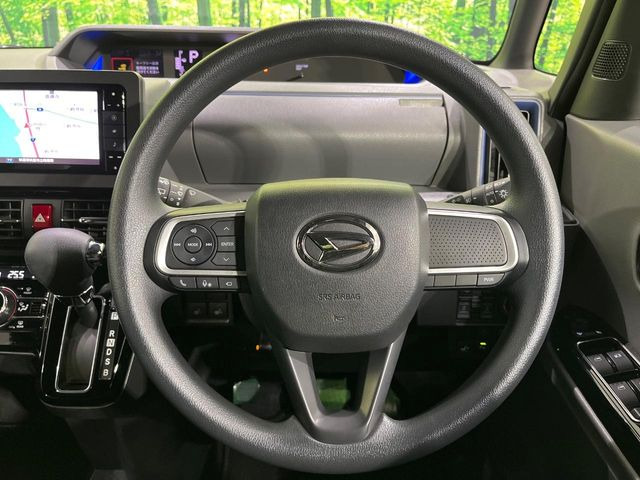 【ステアリングスイッチ】運転中、前方から目線をそらすことなく、オーディオ等の操作が可能な便利機能!安心&快適なドライブを演出してくれます♪