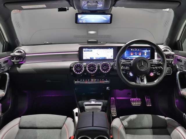AクラスAMG A35 4マチック (BSG搭載モデル) 4WD