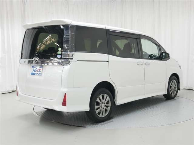 ヴォクシー2.0 ZS 煌II 4WD