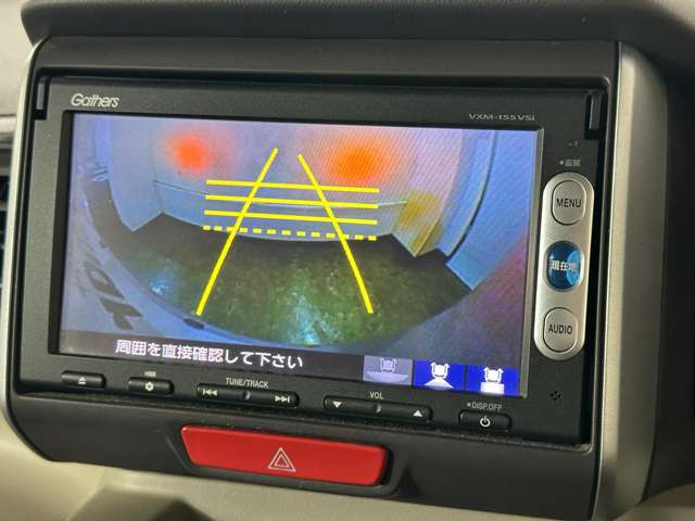 点検や修理でお越しの際はゆっくりくつろぎながらお待ちいただけるように、大きなソファ席もご用意しております♪テレビを見ながらのんびりお待ちください(^&omega;^)
