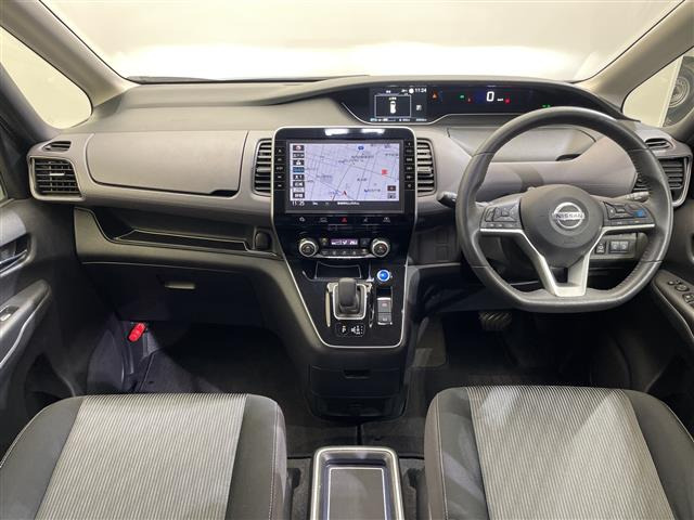セレナ1.2 e-POWER ハイウェイスターV