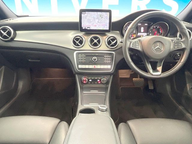 GLAクラスGLA220 4マチック 4WD