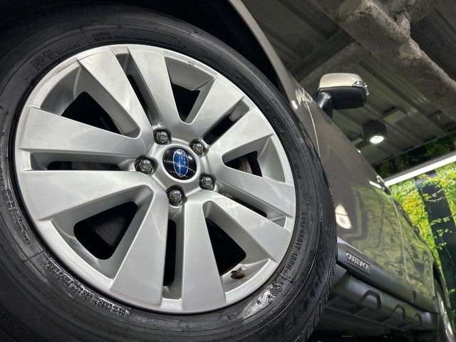 �y����17�C���`�A���~�z�C�[���z�O�ςɃ}�b�`���������A���~�z�C�[���𑕒����Ă���܂��B�e��ЊO�A���~�z�C�[����A�X�^�b�h���X�^�C�����戵�����Ă���܂��B���񂲑��k����������