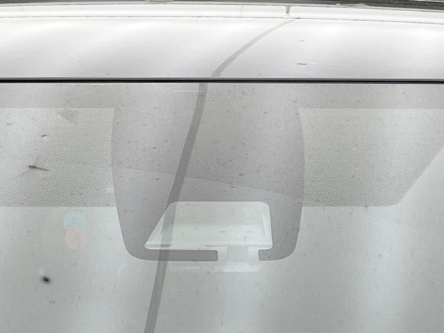 【トヨタセーフティセンス】走行中に前方の車両等を認識し、衝突しそうな時は警報とブレーキで衝突回避と被害軽減をアシスト。より安全にドライブをお楽しみいただけます。