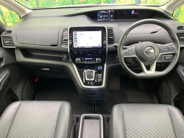 セレナ1.2 e-POWER ハイウェイスターV