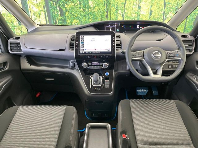 セレナ1.2 e-POWER ハイウェイスターV
