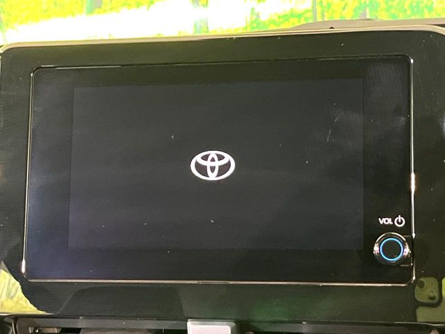 �y8�C���` �f�B�X�v���C�I�[�f�B�I�z���ʂ̃f�B�X�v���C��AppleCarPlay��AndroidAuto�����p�\�B�傫�ȉ�ʂŃX�}�z�i�r�A�v���������p���������܂���
