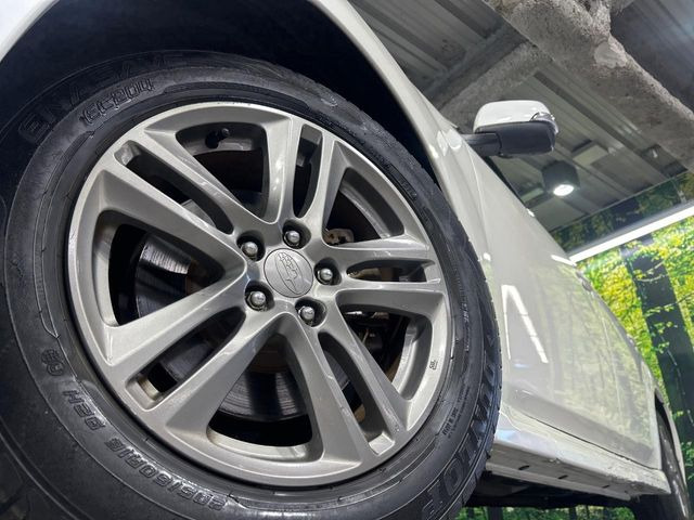 �y����16�C���`�A���~�z�C�[���z�O�ςɃ}�b�`���������A���~�z�C�[���𑕒����Ă���܂��B�e��ЊO�A���~�z�C�[����A�X�^�b�h���X�^�C�����戵�����Ă���܂��B���񂲑��k����������