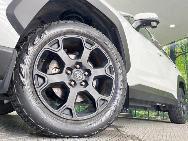 �y����18�C���`�A���~�z�C�[���z�O�ςɃ}�b�`���������A���~�z�C�[���𑕒����Ă���܂��B�e��ЊO�A���~�z�C�[����A�X�^�b�h���X�^�C�����戵�����Ă���܂��B���񂲑��k����������