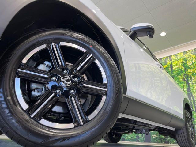 �y����16�C���`�A���~�z�C�[���z�O�ςɃ}�b�`���������A���~�z�C�[���𑕒����Ă���܂��B�e��ЊO�A���~�z�C�[����A�X�^�b�h���X�^�C�����戵�����Ă���܂��B���񂲑��k����������