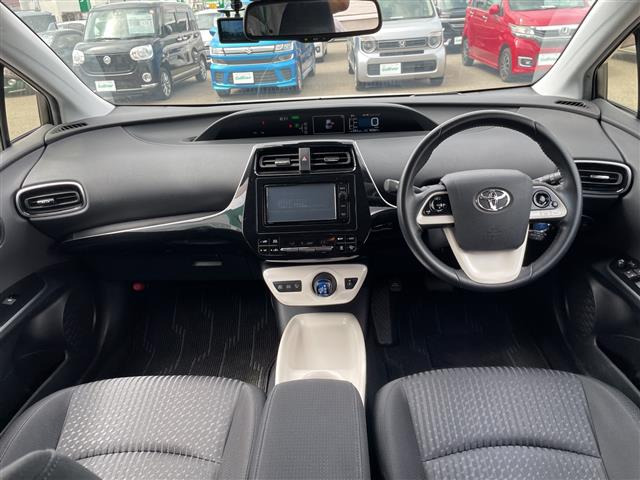 プリウス1.8 A E-Four 4WD