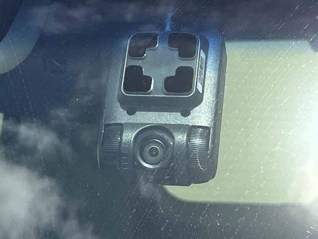 【ドライブレコーダー】ドライブレコーダー装備!走行中はもちろん、あおり運転や事故に遭遇した際、映像で記録し、万一のリスクに備えます。※記録用SDカードはお客様ご自身でご準備いただく必要があります。