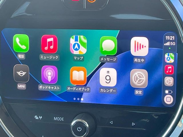 ��Apple Car Play:�X�}�z�Ƃ̗L���ڑ��ŁA�i�r�E�I�[�f�B�I�Đ��ȂǃX�}�z�̃A�v���@�\����ʂł��g����֗��@�\�ł�!