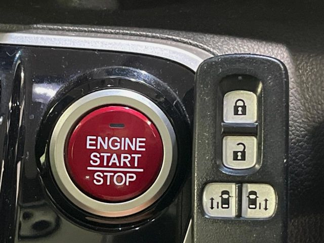 �yHonda�X�}�[�g�L�[�z�J�o����|�P�b�g�ɓ��ꂽ�܂܂ł��h�A�̎{���E�������\�ȃX�}�[�g�L�[�𑕔��B�G���W���̃I���E�I�t�����J�M�����o���K�v����������Ƃ��Ă��֗��ł���