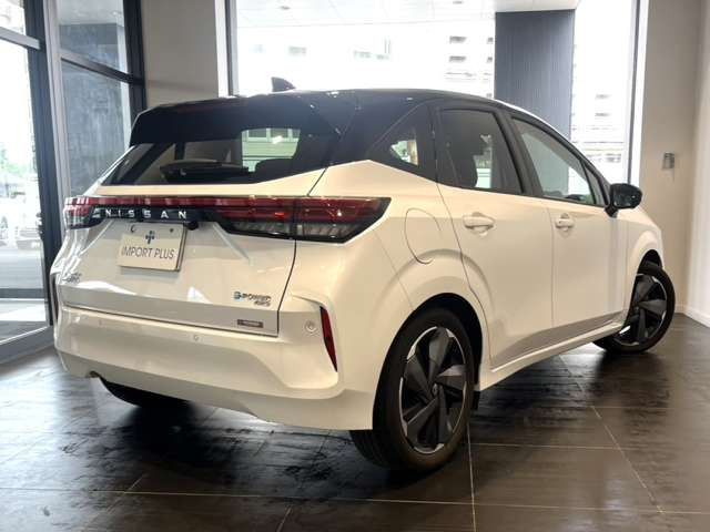 ノートオーラ1.2 G FOUR レザーエディション 4WD