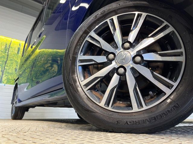 �y����14�C���`�A���~�z�C�[���z�O�ςɃ}�b�`���������A���~�z�C�[���𑕒����Ă���܂��B�e��ЊO�A���~�z�C�[����A�X�^�b�h���X�^�C�����戵�����Ă���܂��B���񂲑��k����������