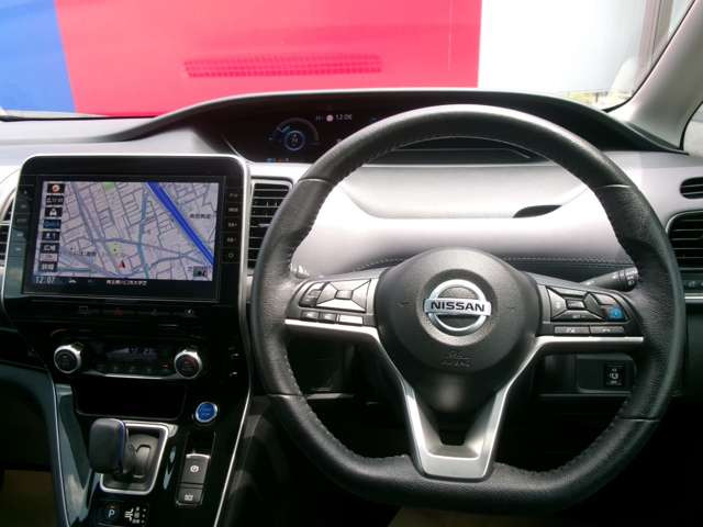 セレナ1.2 e-POWER ハイウェイスターV
