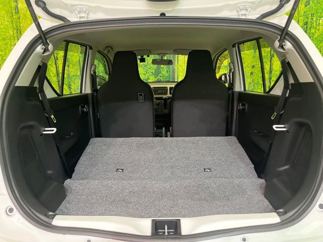 普段のお買い物や通勤、送迎等に十分な荷室スペースを確保しております。セカンドシートを倒すと、大きな荷物の積載も可能です♪