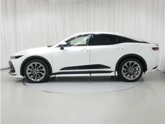 クラウンクロスオーバー2.5 G アドバンスト レザー パッケージ E-Four 4WD