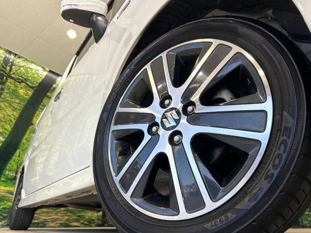 �y����15�C���`�A���~�z�C�[���z�O�ςɃ}�b�`���������A���~�z�C�[���𑕒����Ă���܂��B�e��ЊO�A���~�z�C�[����A�X�^�b�h���X�^�C�����戵�����Ă���܂��B���񂲑��k����������