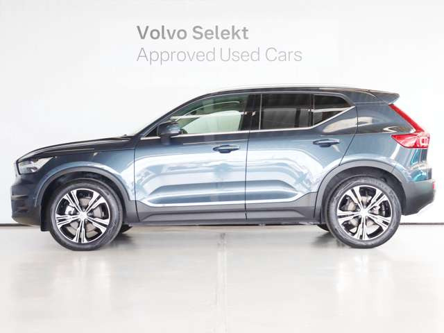 XC40B4 AWD インスクリプション 4WD