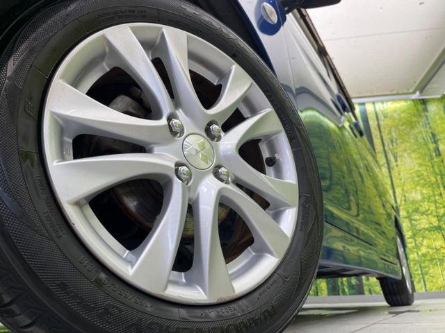 �y����15�C���`�A���~�z�C�[���z�O�ςɃ}�b�`���������A���~�z�C�[���𑕒����Ă���܂��B�e��ЊO�A���~�z�C�[����A�X�^�b�h���X�^�C�����戵�����Ă���܂��B���񂲑��k����������