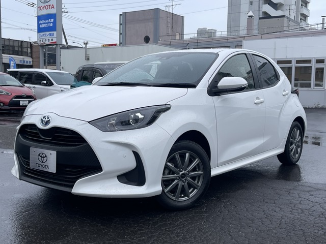 ヤリス1.5 ハイブリッド X E-Four 4WD