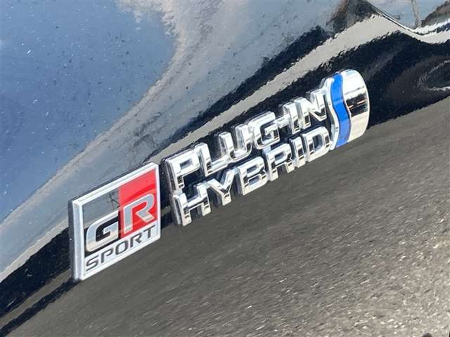 プリウスPHV1.8 S ナビパッケージ GR スポーツ