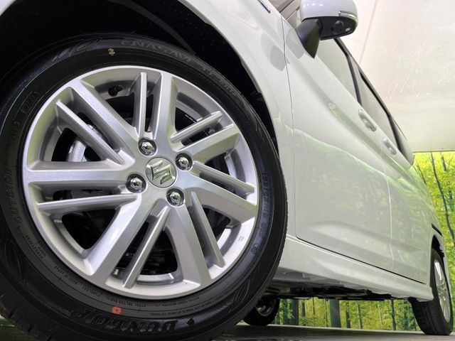 �y����15�C���`�A���~�z�C�[���z�O�ςɃ}�b�`���������A���~�z�C�[���𑕒����Ă���܂��B�e��ЊO�A���~�z�C�[����A�X�^�b�h���X�^�C�����戵�����Ă���܂��B���񂲑��k����������