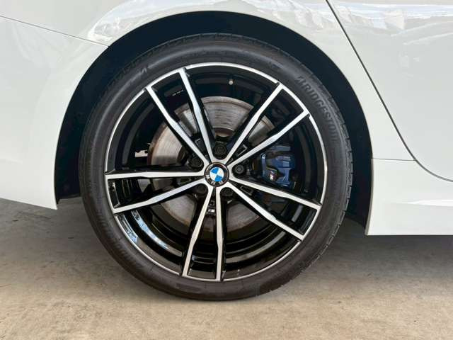 3シリーズセダン320i Mスポーツ