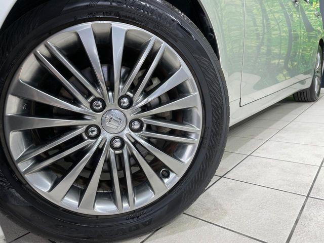 �y����17�C���`�A���~�z�C�[���z�O�ςɃ}�b�`���������A���~�z�C�[���𑕒����Ă���܂��B�e��ЊO�A���~�z�C�[����A�X�^�b�h���X�^�C�����戵�����Ă���܂��B���񂲑��k����������