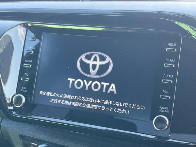 �y8�C���` �f�B�X�v���C�I�[�f�B�I�z���ʂ̃f�B�X�v���C��AppleCarPlay��AndroidAuto�����p�\�B�傫�ȉ�ʂŃX�}�z�i�r�A�v���������p���������܂���