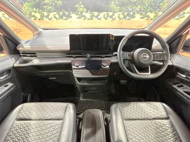 セレナ1.4 e-POWER ハイウェイスターV