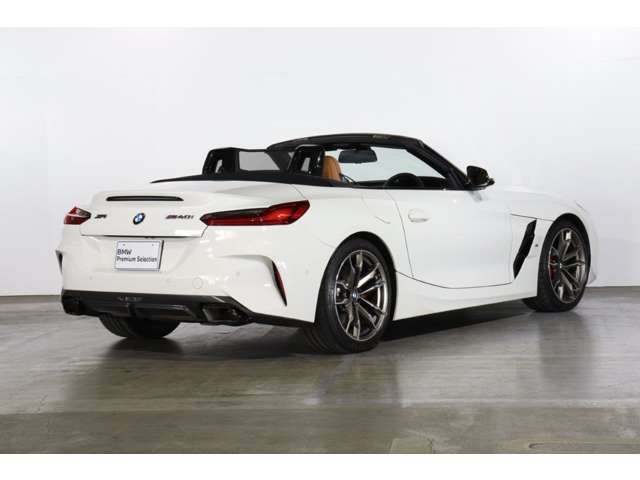 Z4M40i