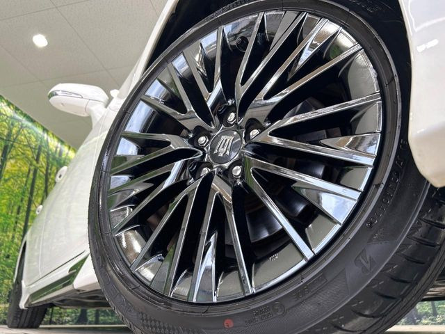 �y����18�C���`�A���~�z�C�[���z�O�ςɃ}�b�`���������A���~�z�C�[���𑕒����Ă���܂��B�e��ЊO�A���~�z�C�[����A�X�^�b�h���X�^�C�����戵�����Ă���܂��B���񂲑��k����������
