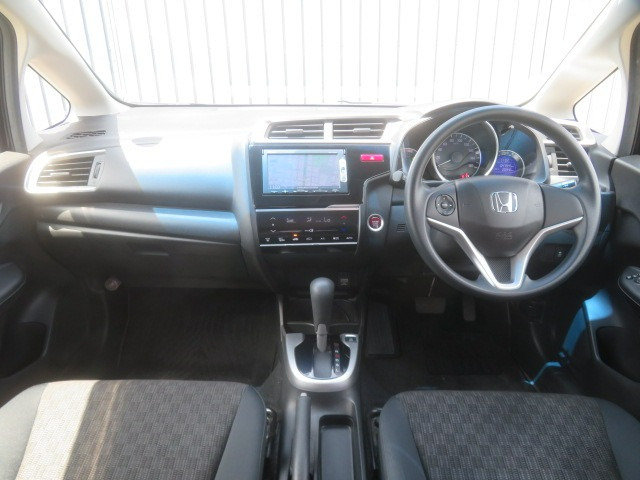 フィット1.3 13G Fパッケージ 4WD