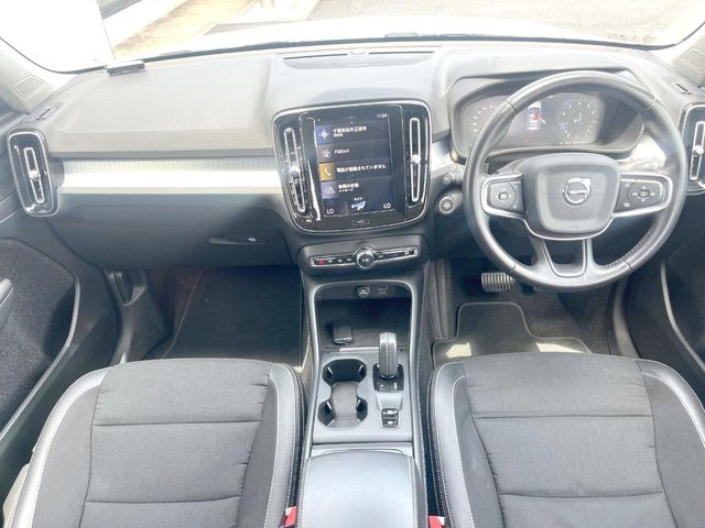 XC40T4 モメンタム