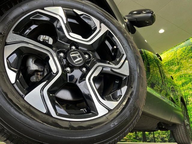 �y����18�C���`�A���~�z�C�[���z�O�ςɃ}�b�`���������A���~�z�C�[���𑕒����Ă���܂��B�e��ЊO�A���~�z�C�[����A�X�^�b�h���X�^�C�����戵�����Ă���܂��B���񂲑��k����������