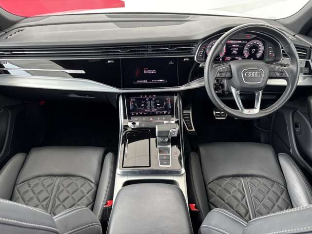 Q855 TFSI クワトロ Sライン 4WD