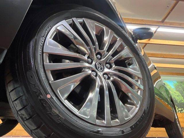 �y����19�C���`�A���~�z�C�[���z�O�ςɃ}�b�`���������A���~�z�C�[���𑕒����Ă���܂��B�e��ЊO�A���~�z�C�[����A�X�^�b�h���X�^�C�����戵�����Ă���܂��B���񂲑��k����������