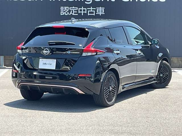 リーフX Vセレクション 90周年記念車