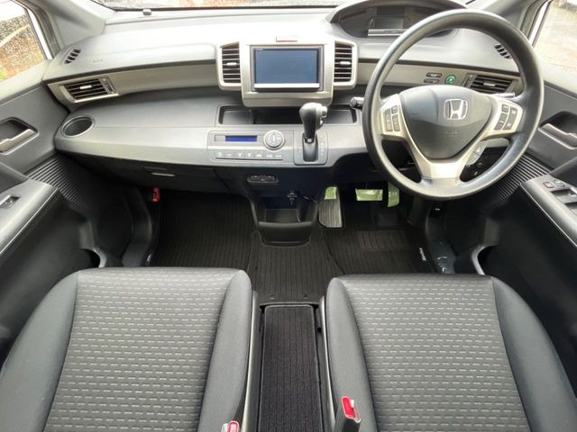 フリードスパイクハイブリッド1.5 ジャストセレクション